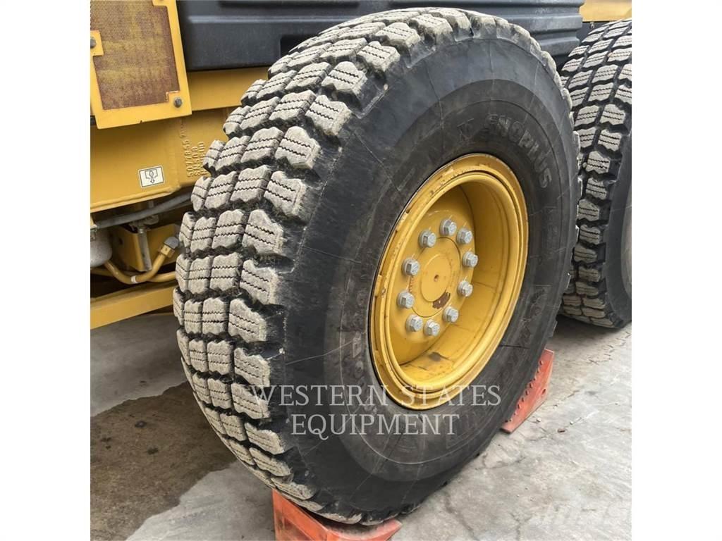 CAT 140 AWD Грейдеры