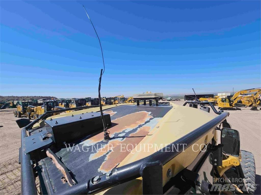 CAT 140M Грейдеры