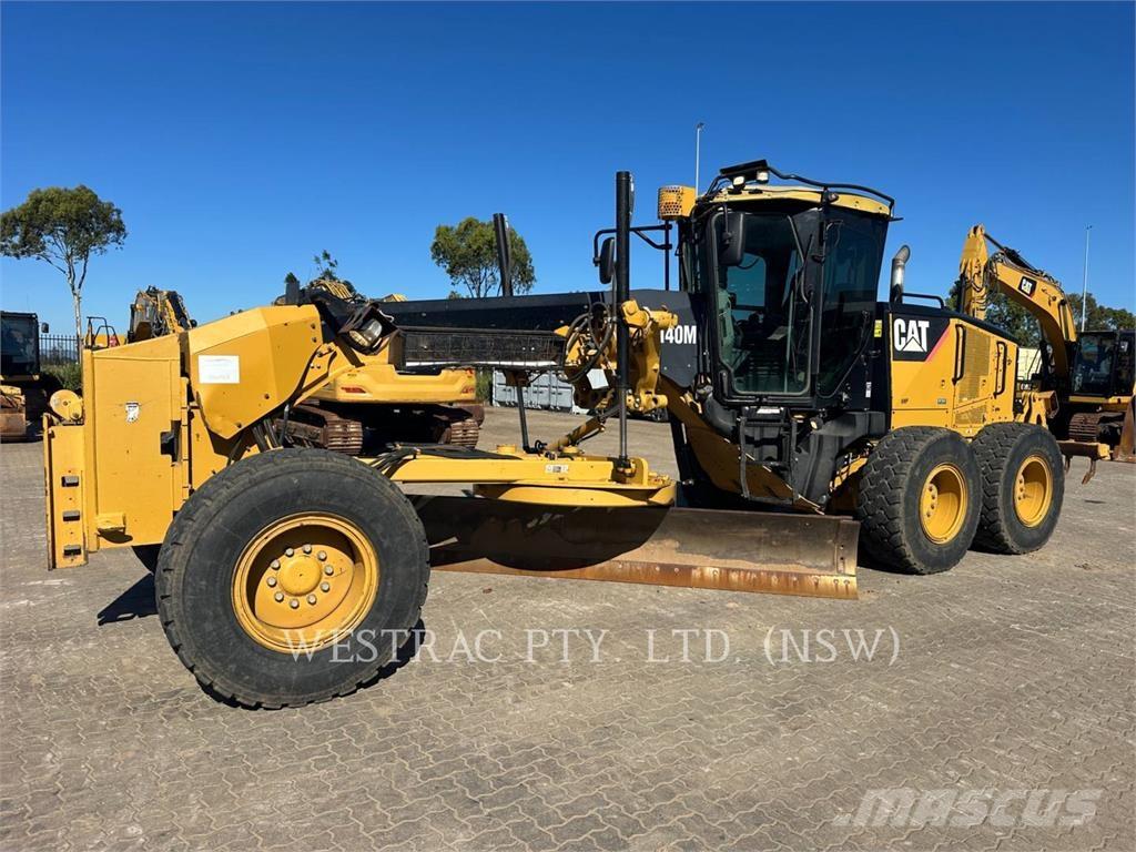 CAT 140M Грейдеры