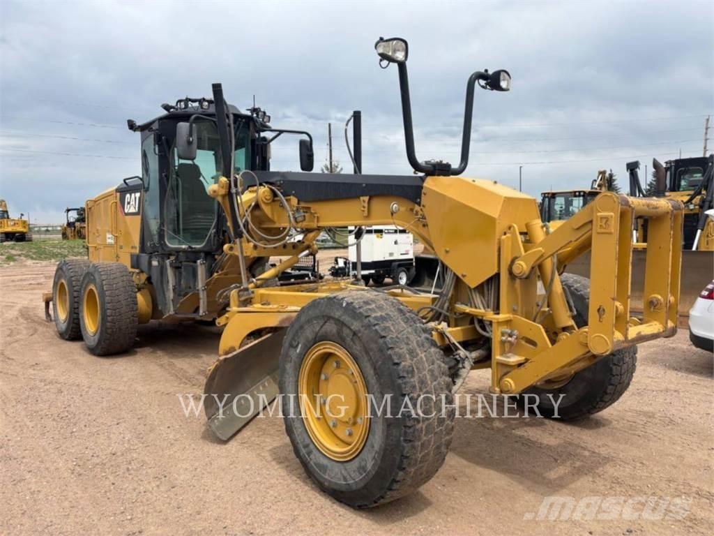 CAT 140M 2 Грейдеры