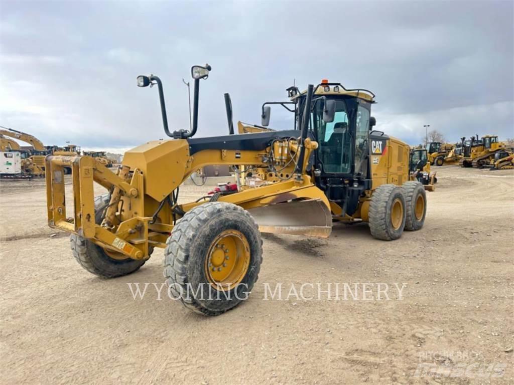 CAT 140M 2 Грейдеры