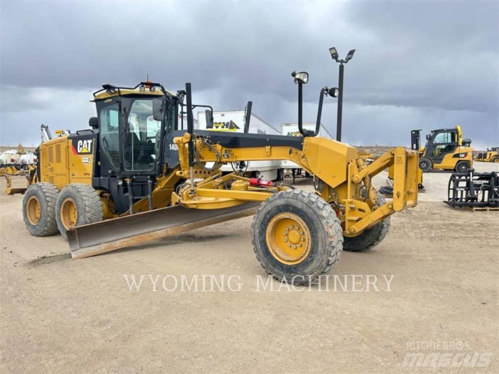 CAT 140M 2 Грейдеры