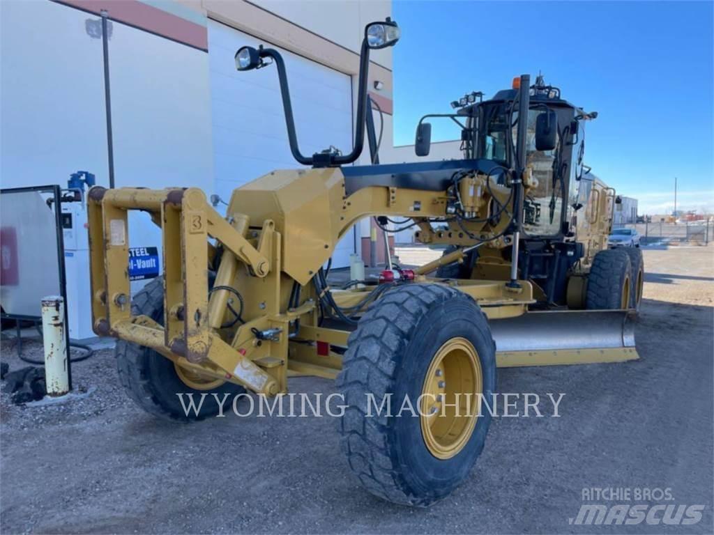 CAT 140M 2 Грейдеры