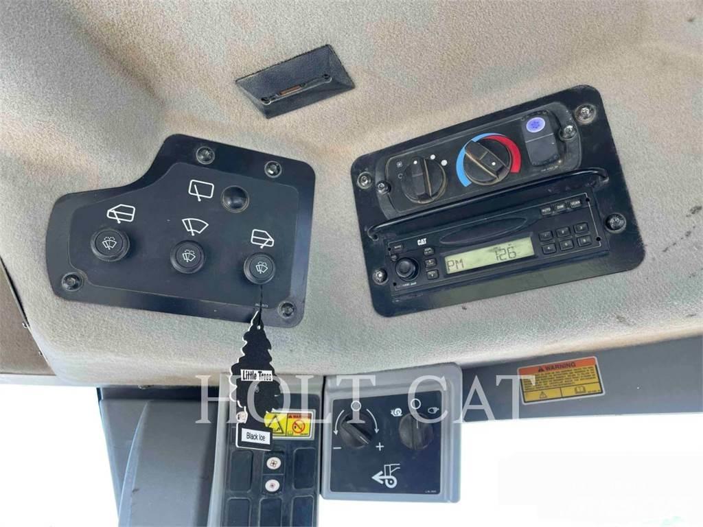 CAT 140M AWD Грейдеры