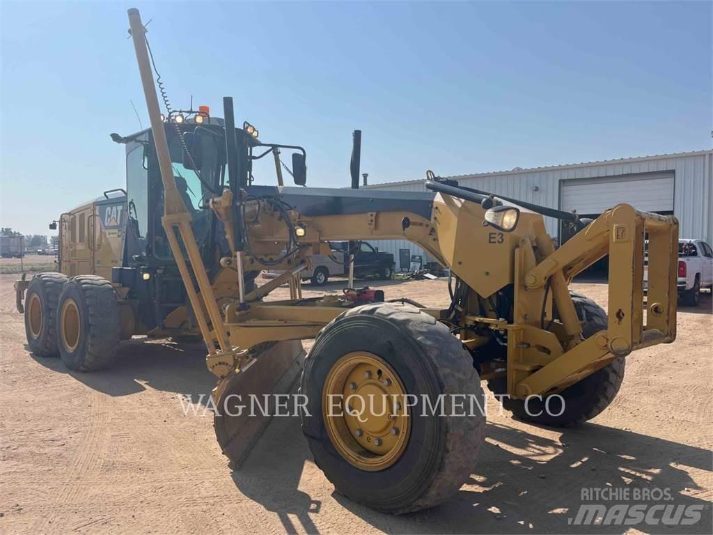 CAT 140M2 AWD Грейдеры