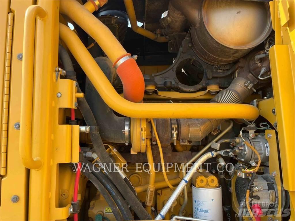 CAT 140M2 AWD Грейдеры