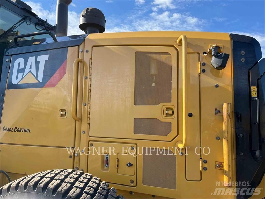 CAT 140M3 AWD Грейдеры