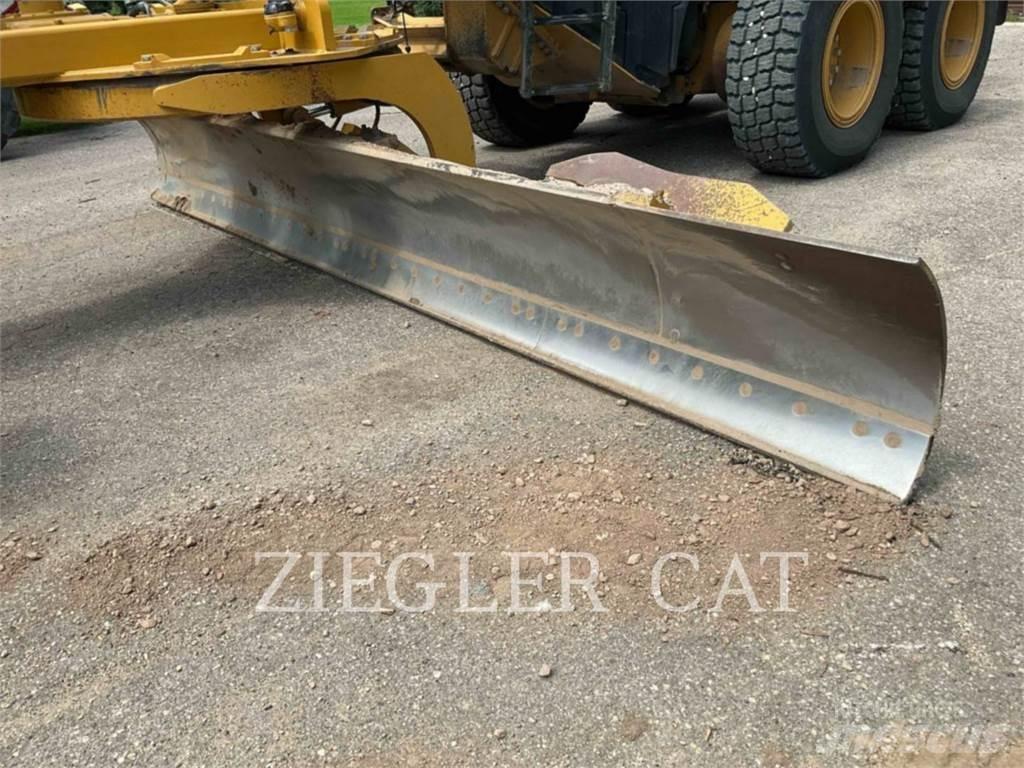 CAT 140M3AWD Грейдеры