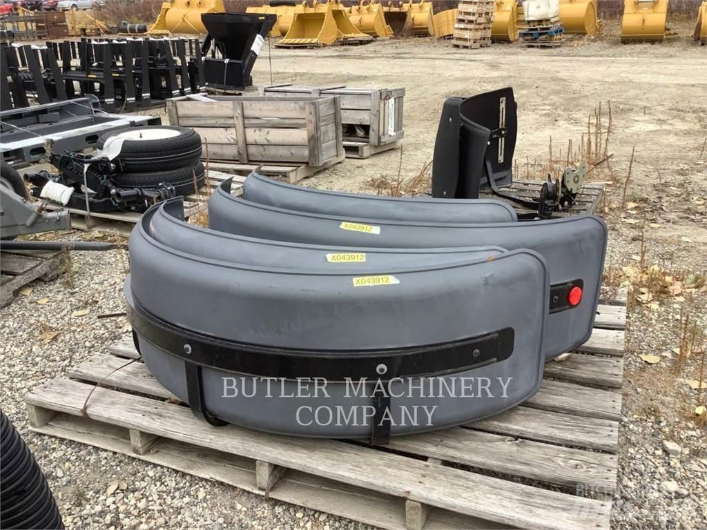 CAT 140M3REARFENDER Строительная техника - Другие