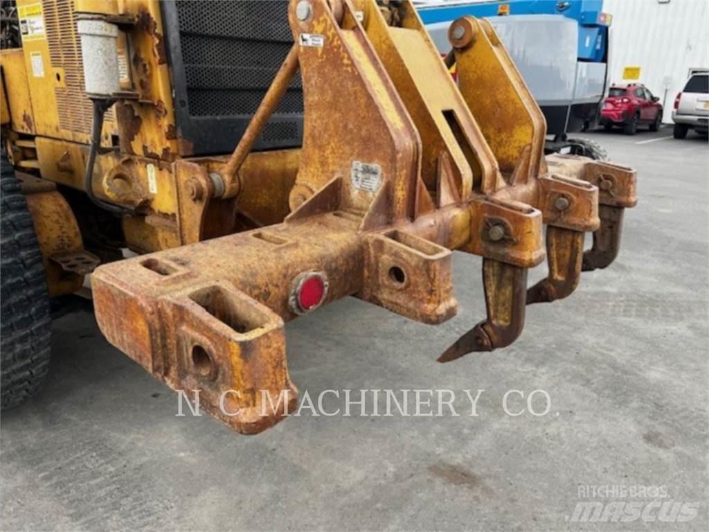 CAT 143H Грейдеры
