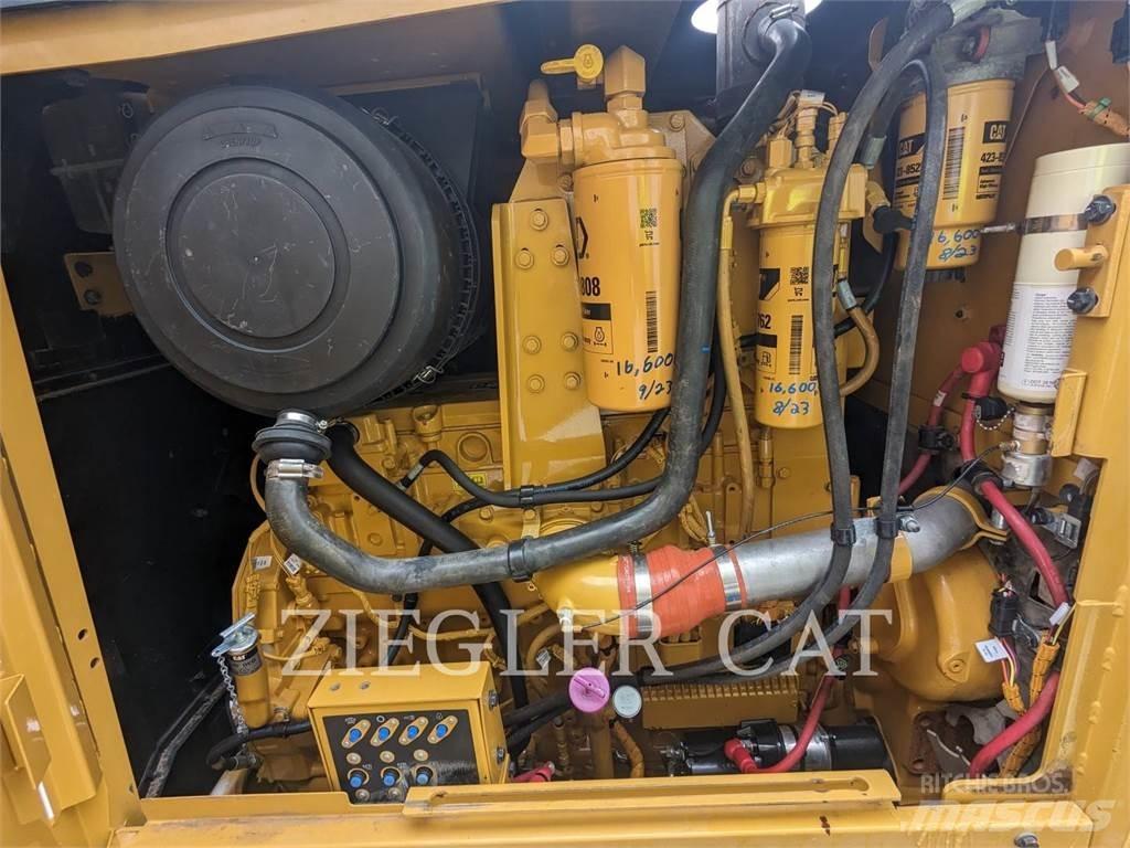 CAT 14M Грейдеры