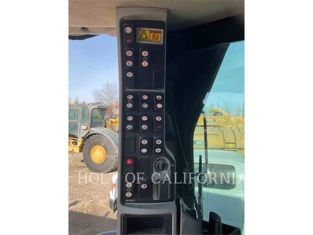 CAT 150 Грейдеры