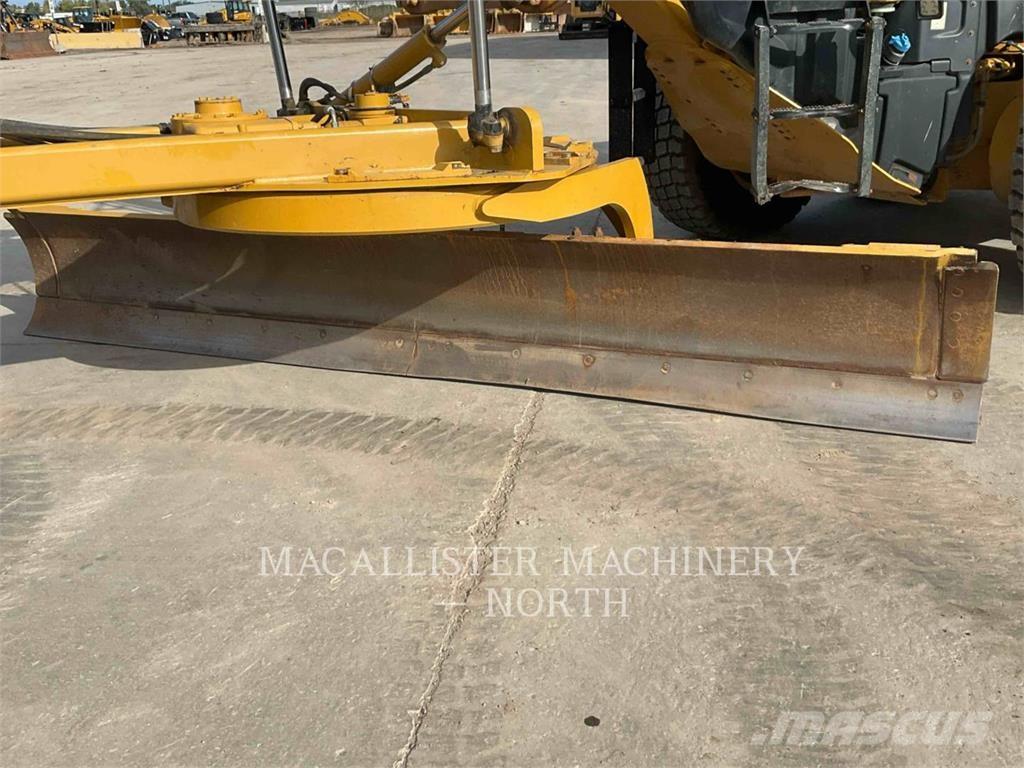 CAT 150 Грейдеры