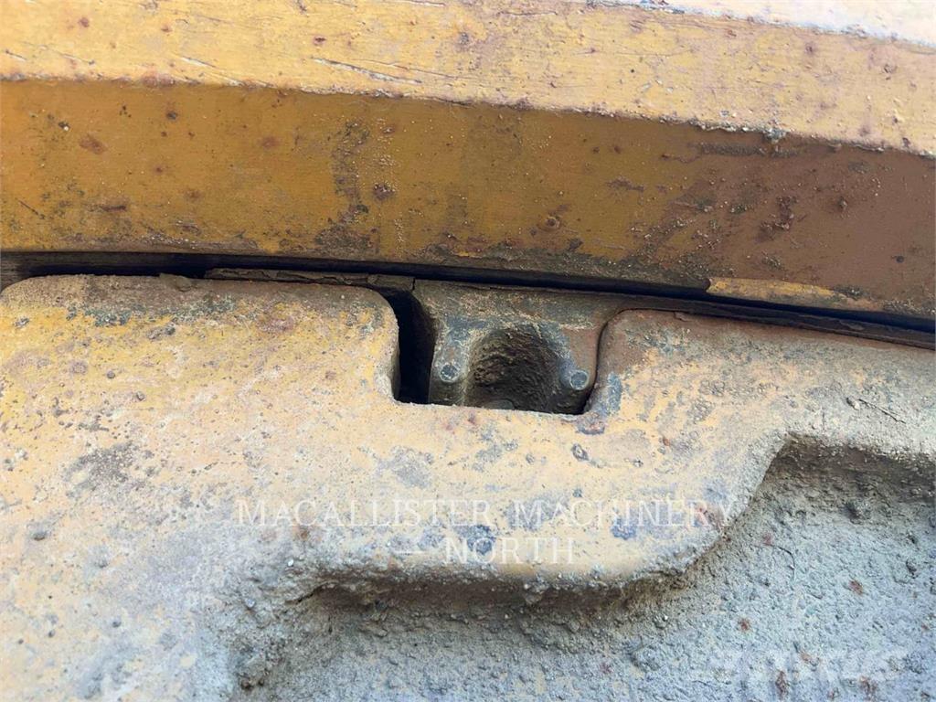 CAT 150 Грейдеры