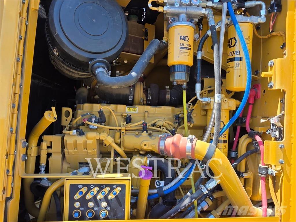 CAT 150-14AWD Грейдеры