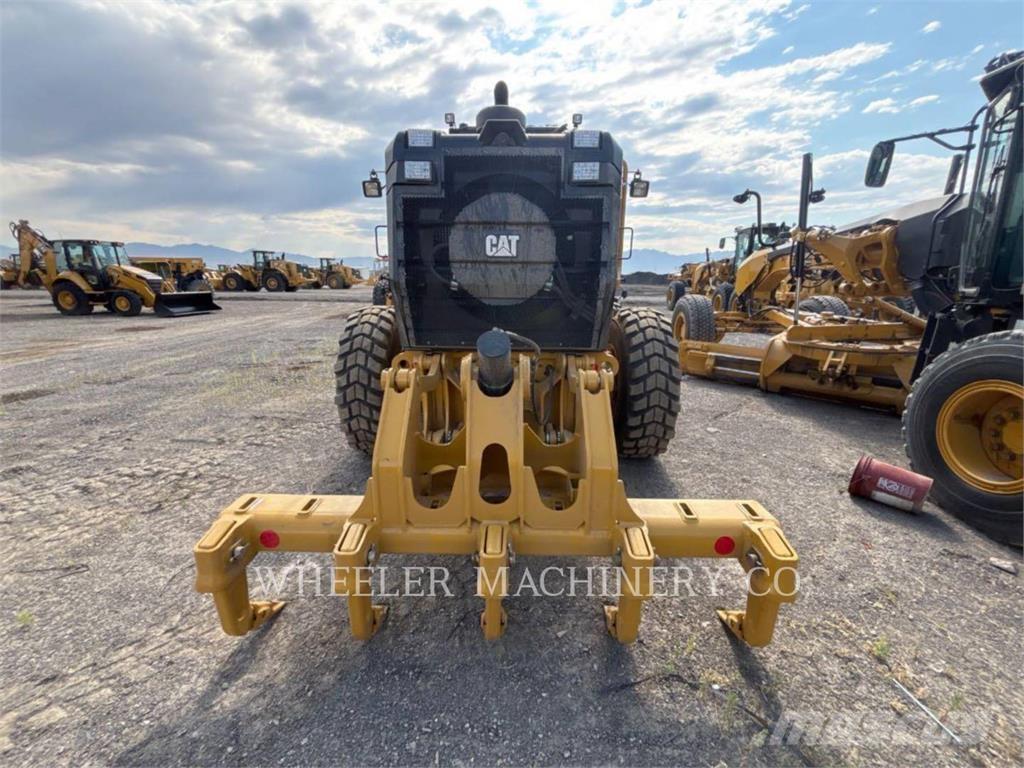 CAT 150 15 Грейдеры