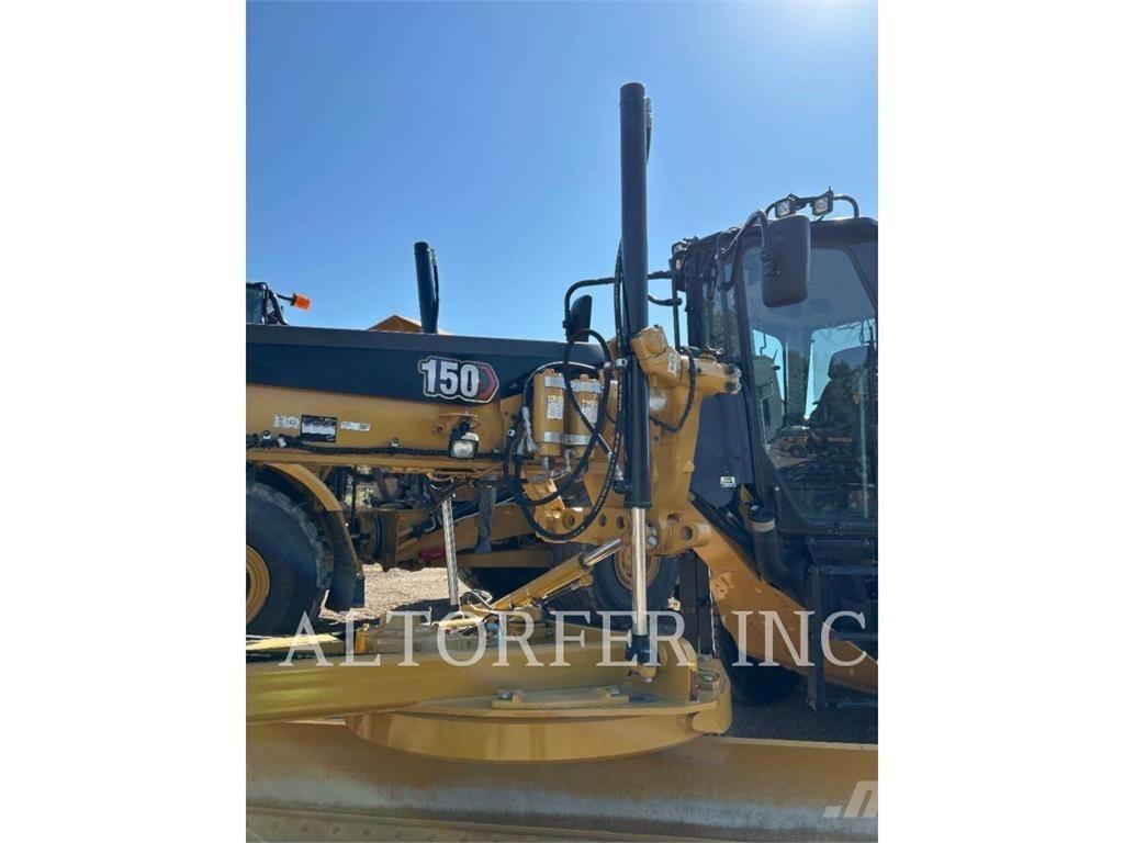 CAT 150-15AWD Грейдеры