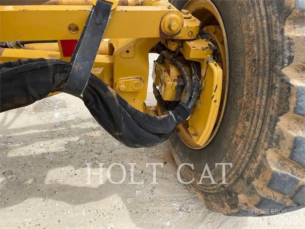 CAT 150-15AWD Грейдеры