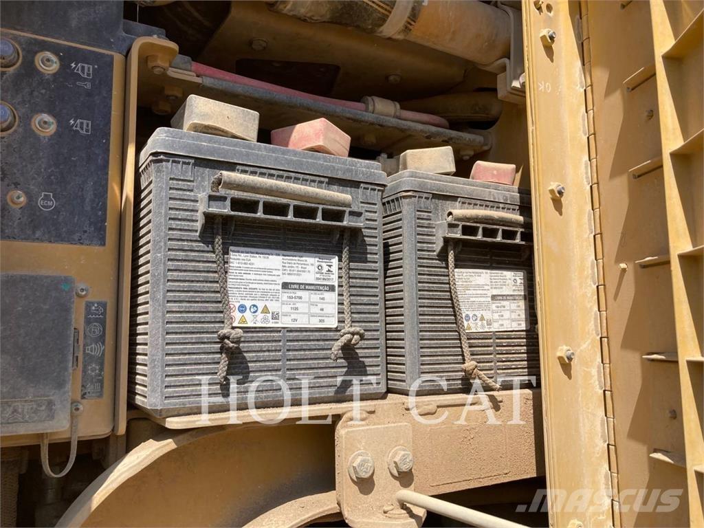 CAT 150-15AWD Грейдеры