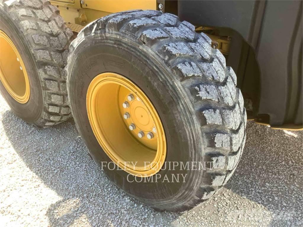 CAT 150-15AWI Грейдеры