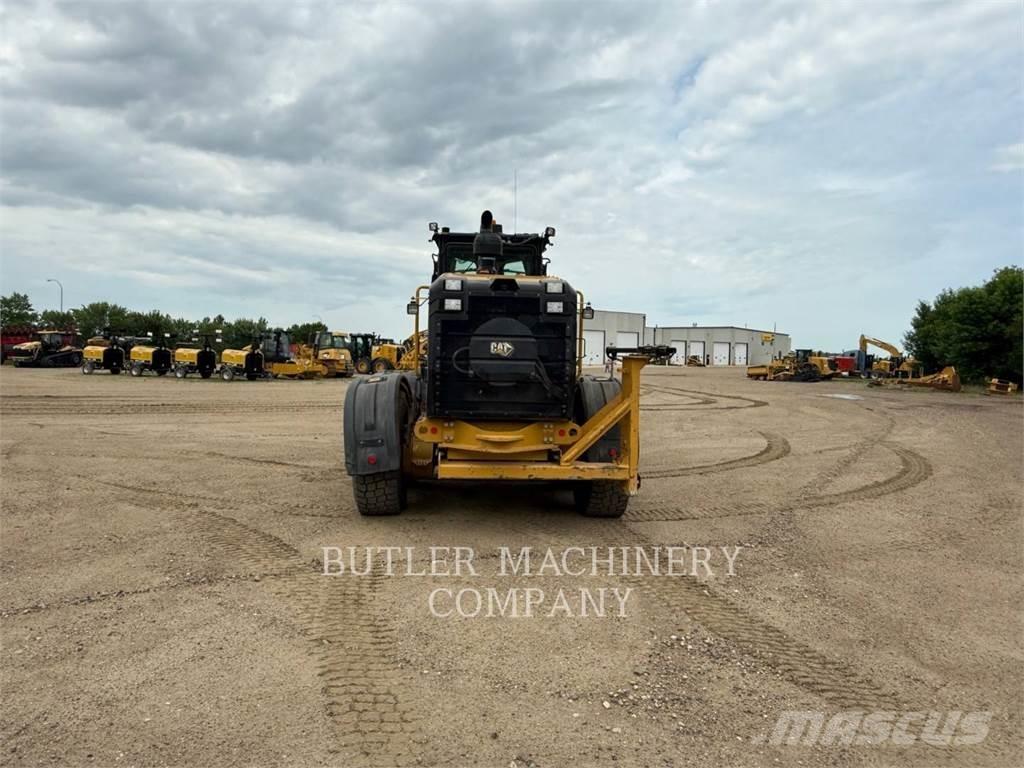 CAT 150 AWD Грейдеры