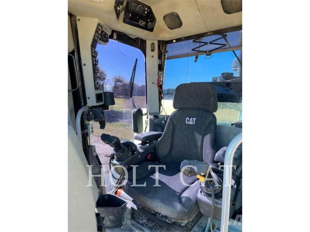 CAT 150AWD JOY Грейдеры