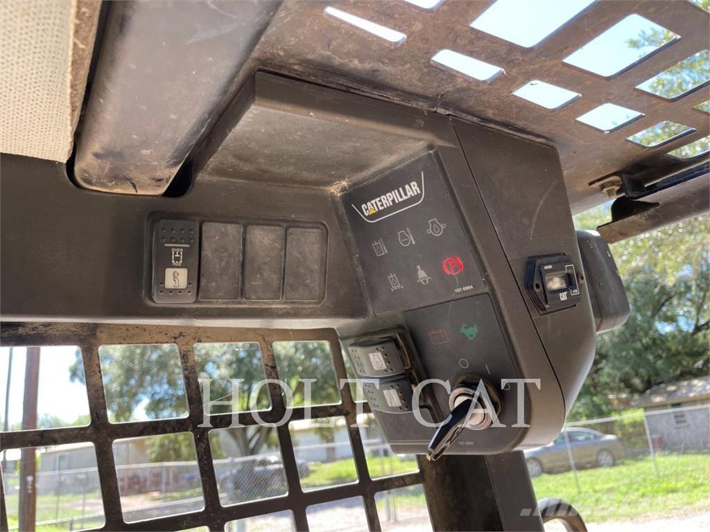 CAT 216 Мини-погрузчики