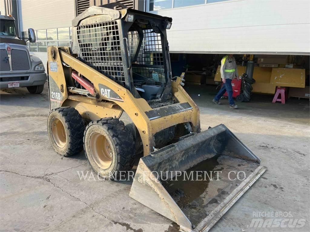 CAT 216B Мини-погрузчики