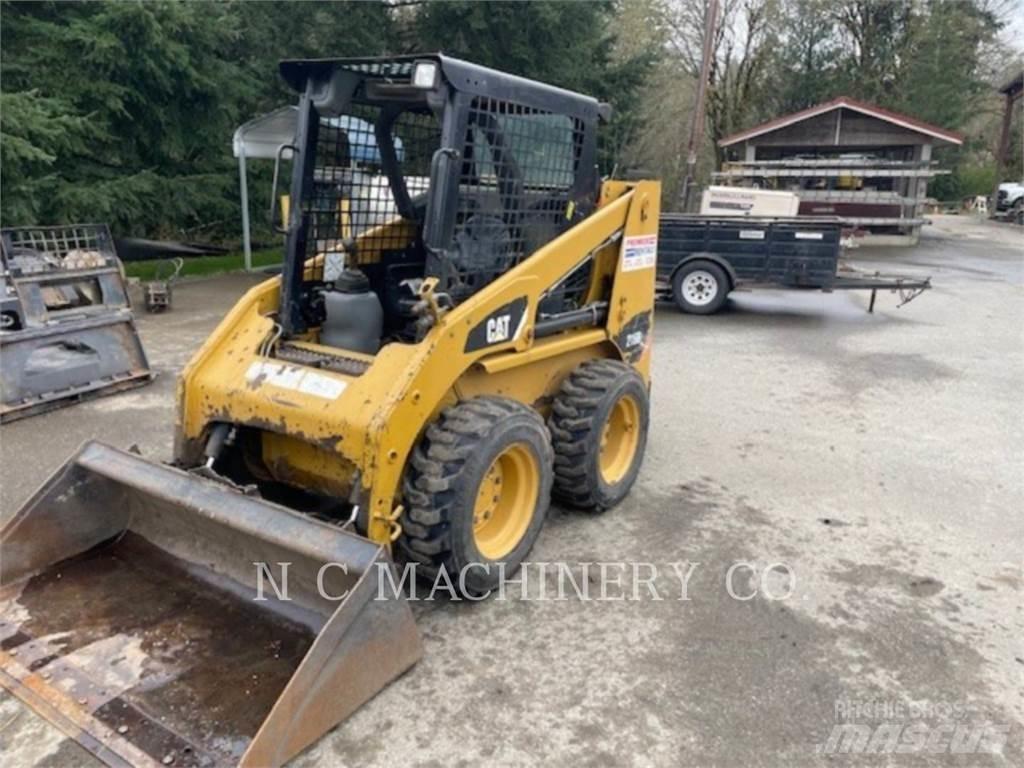 CAT 216B3 CN Мини-погрузчики
