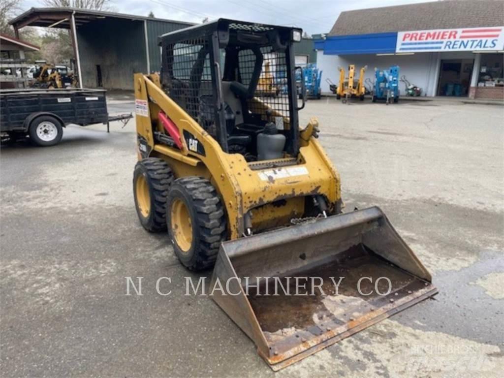 CAT 216B3 CN Мини-погрузчики