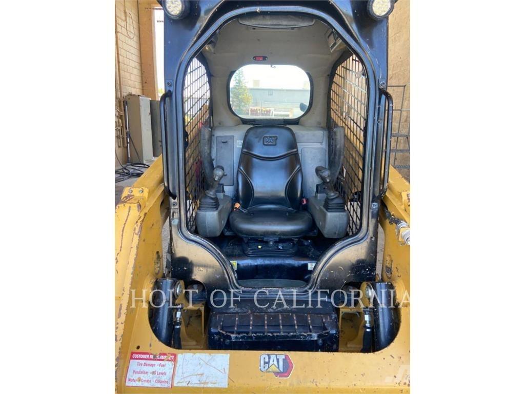 CAT 226 HF Мини-погрузчики