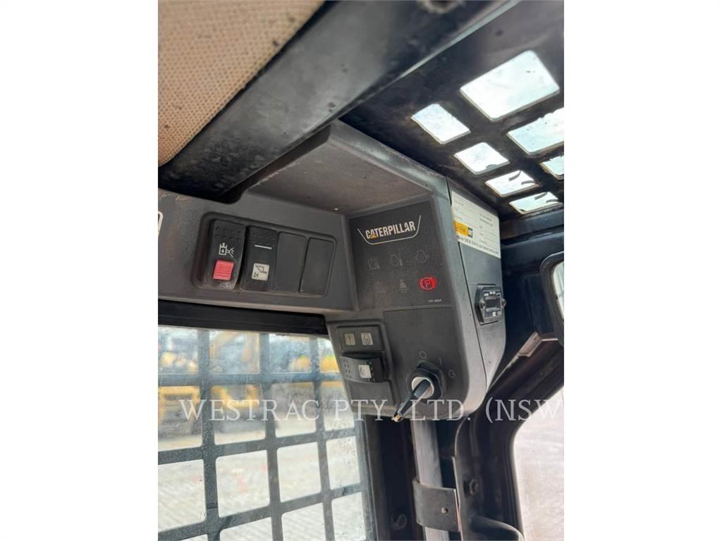 CAT 226B3 Мини-погрузчики