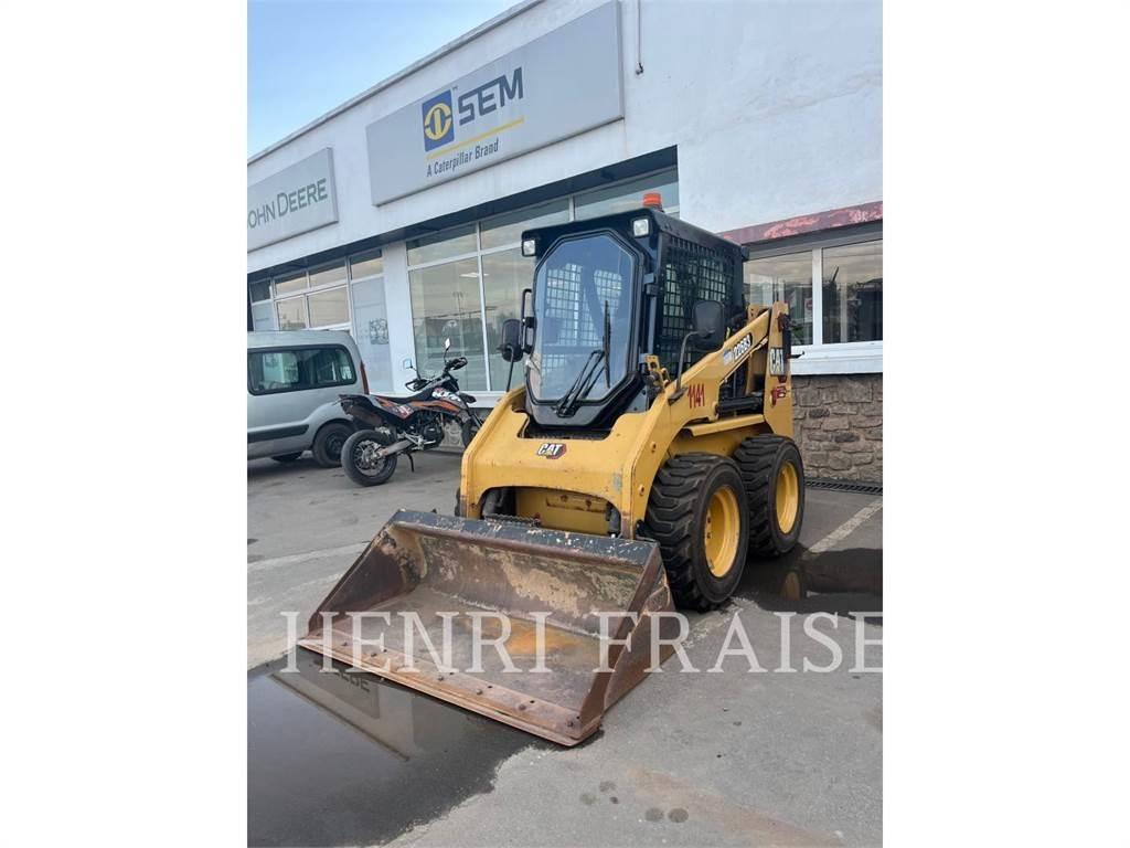 CAT 226B3 Мини-погрузчики