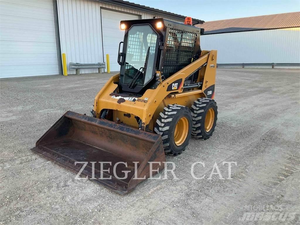 CAT 226B3 Мини-погрузчики