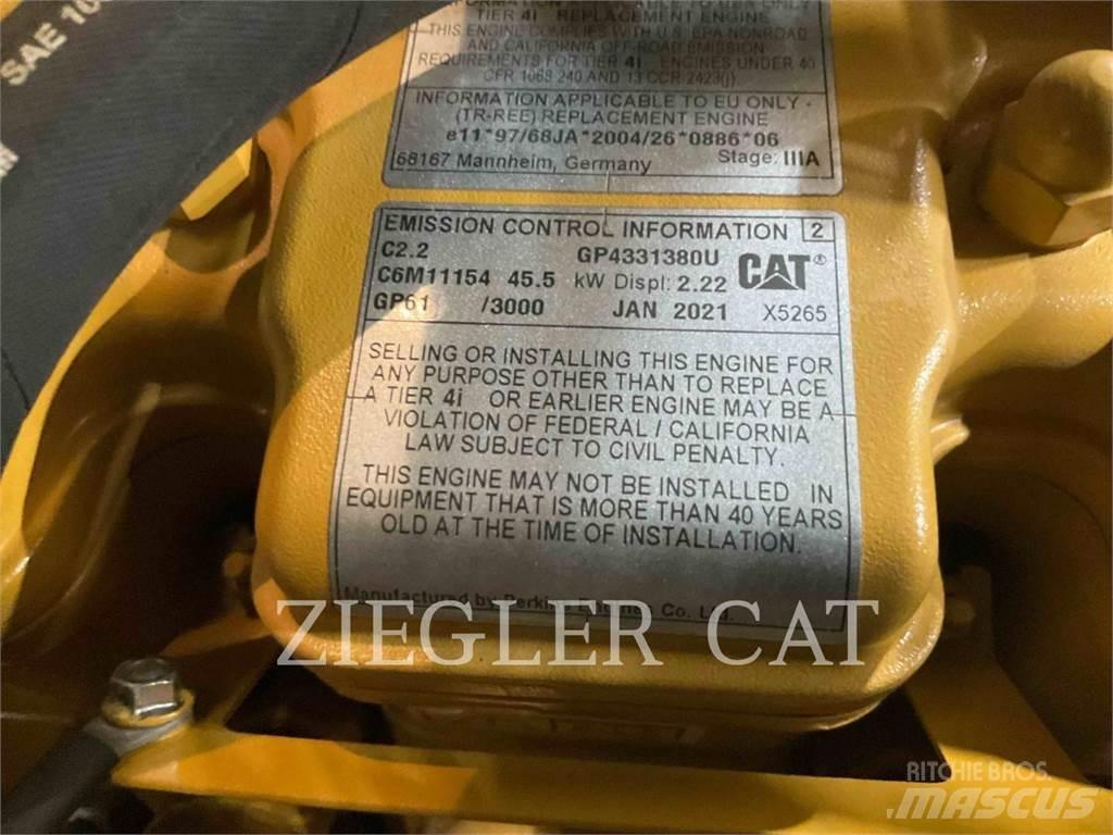 CAT 226B3 Мини-погрузчики