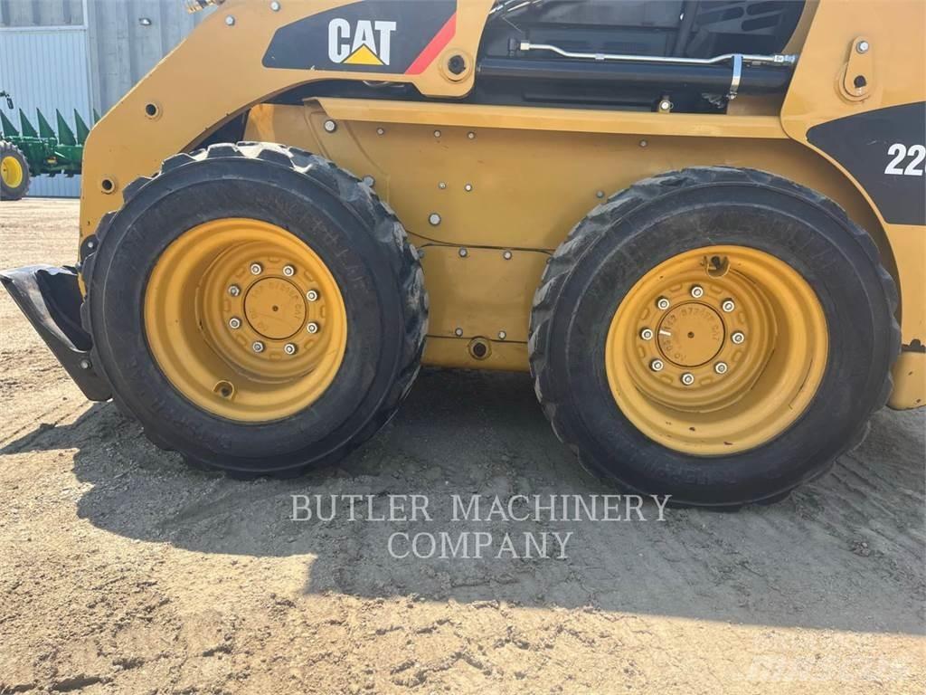 CAT 226B3 C3S2 Мини-погрузчики