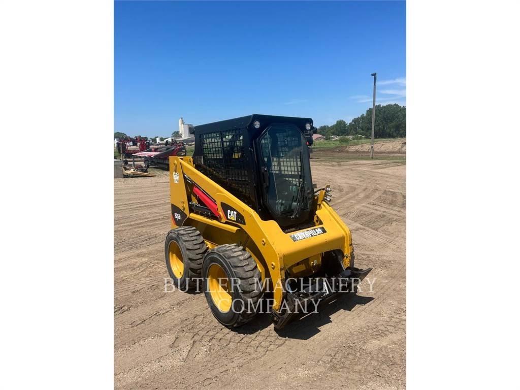 CAT 226B3 C3S2 Мини-погрузчики