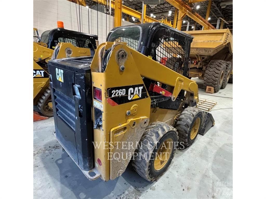 CAT 226D Мини-погрузчики