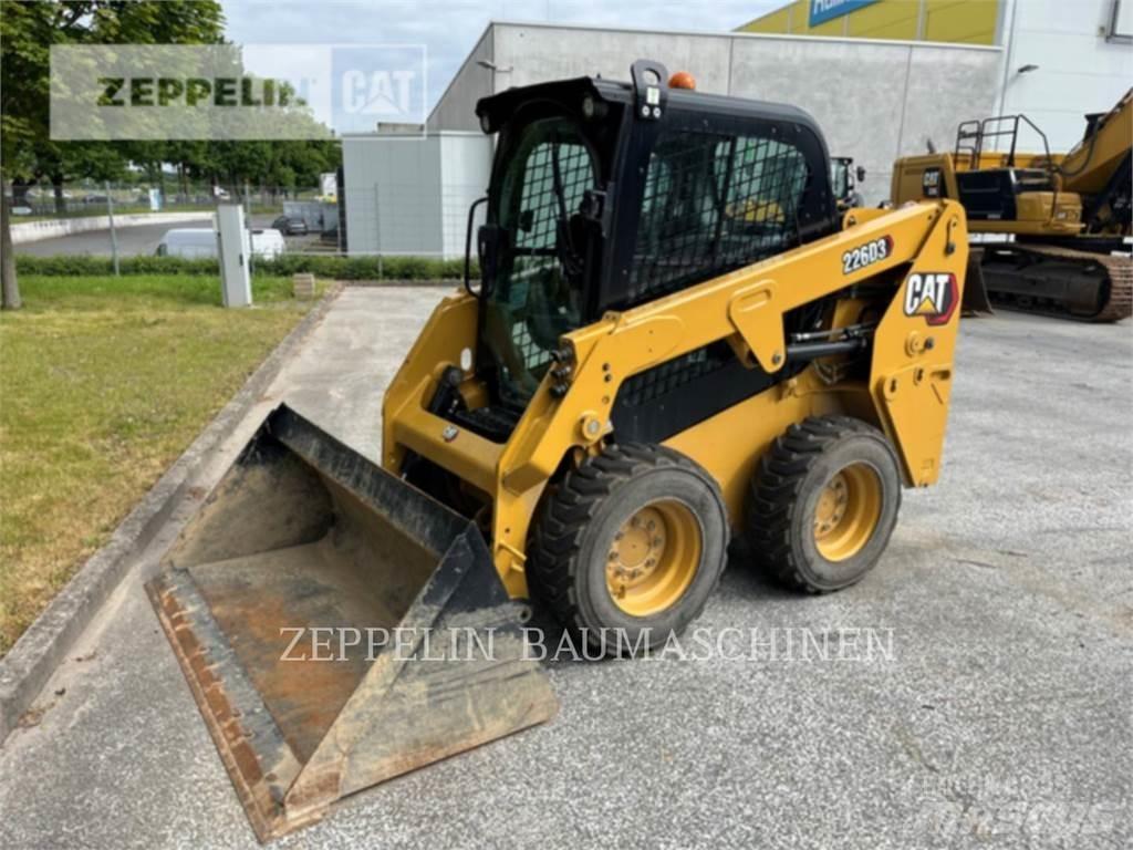 CAT 226D Мини-погрузчики