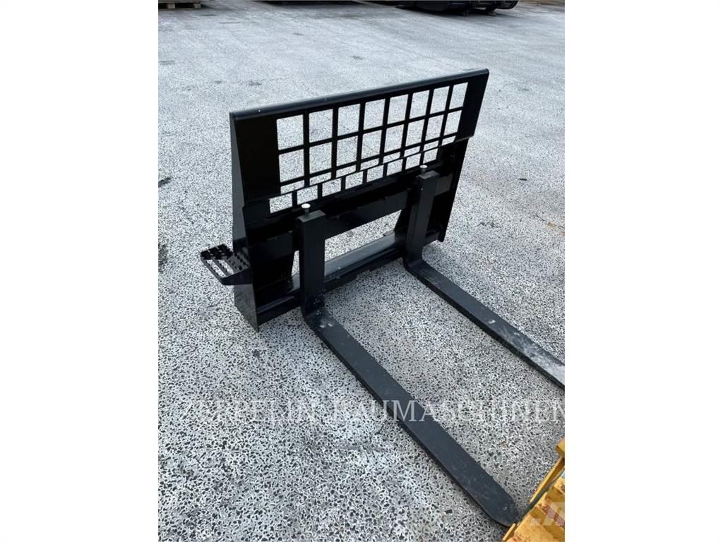 CAT 226D Мини-погрузчики