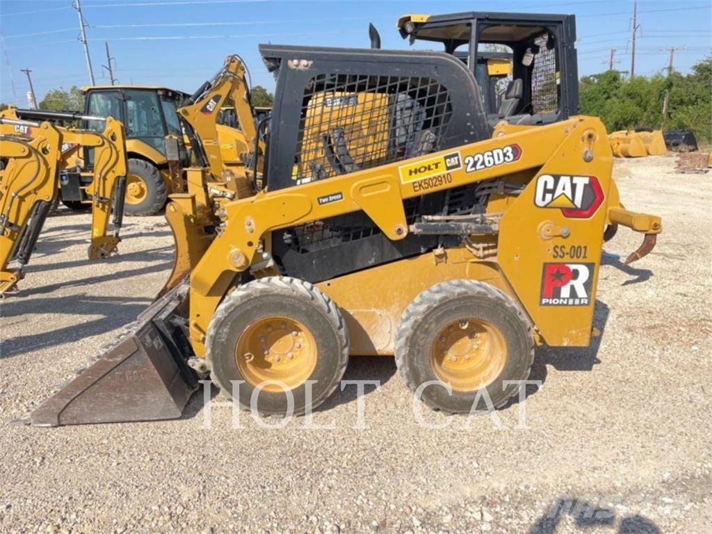 CAT 226D Мини-погрузчики