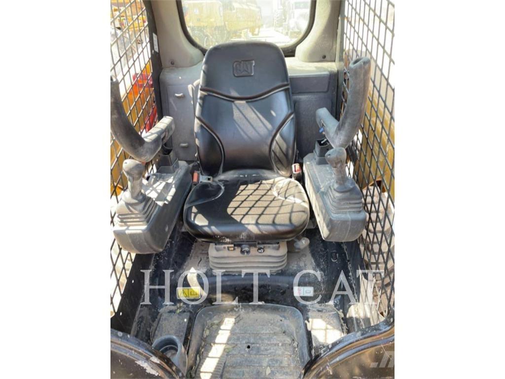 CAT 226D Мини-погрузчики
