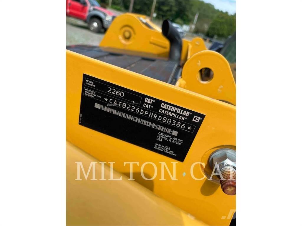 CAT 226D Мини-погрузчики