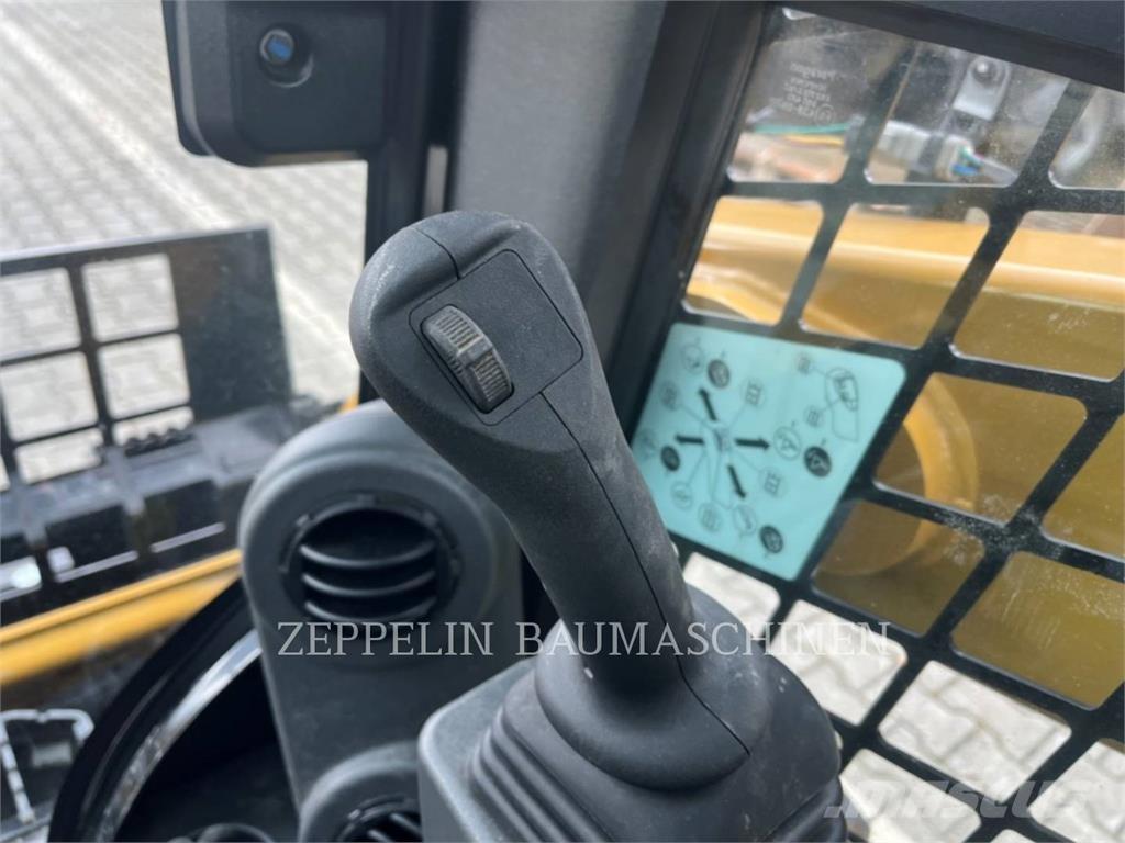 CAT 226D Мини-погрузчики