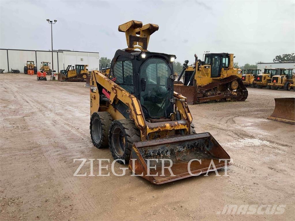 CAT 226D Мини-погрузчики