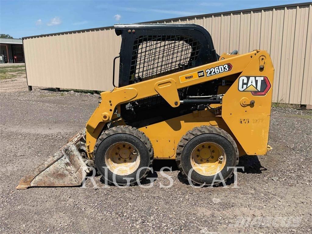 CAT 226D Мини-погрузчики