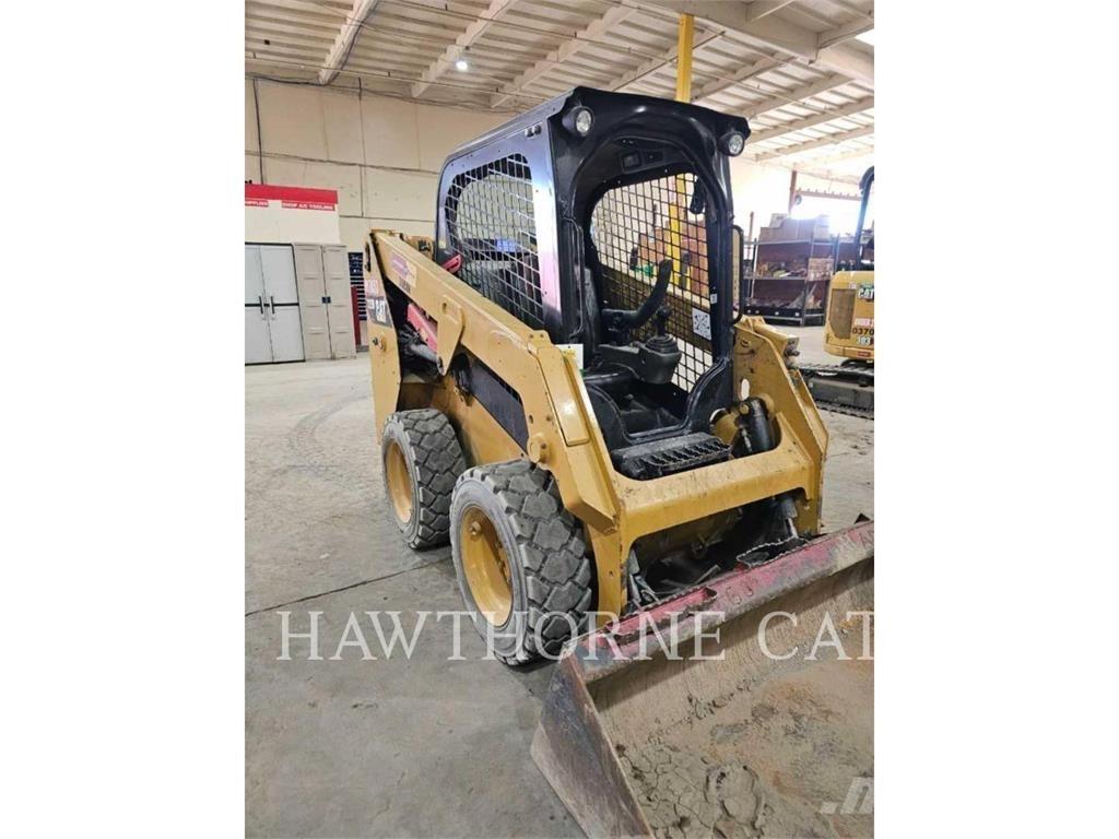CAT 226D Мини-погрузчики