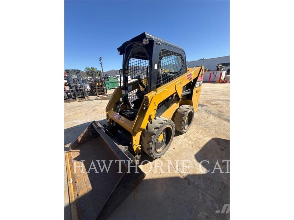 CAT 226D Мини-погрузчики