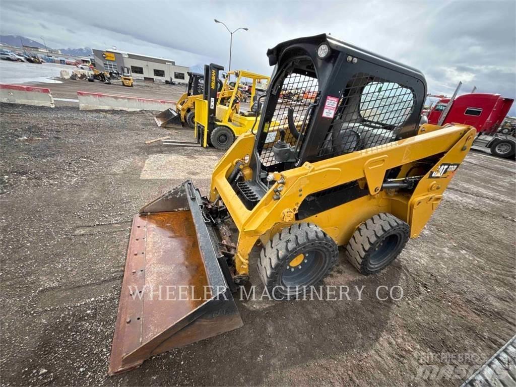 CAT 226D C1-H2 Мини-погрузчики