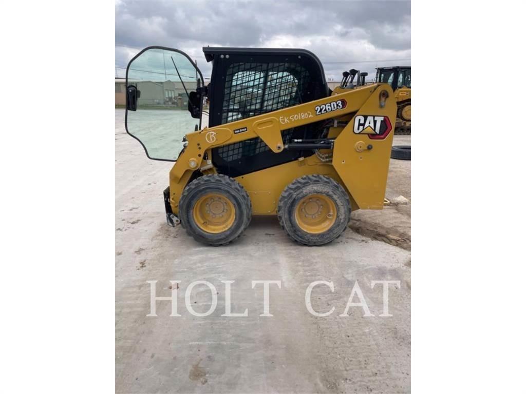 CAT 226D CAB Мини-погрузчики